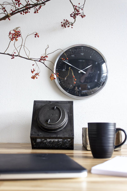 Wanduhr – 33 cm – Metall – Kuppelförmiges Glas – „60 Minuten“