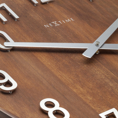 Ruimtelijke wandklok van 50cm met houten en metalen elementen, stille werking, model "Precious" van NeXtime Clocks.