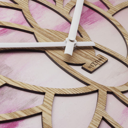 NeXtime Clocks wandklok 40cm roze houten klok met stille werking, Lotus ontwerp, modern en decoratief voor in huis