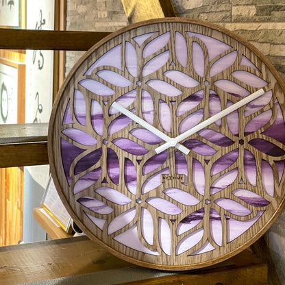 NeXtime wandklok 40cm van hout in paars, stil, met eenvoudige wijzerplaat en "Yogi" ontwerp, geschikt voor in elke kamer