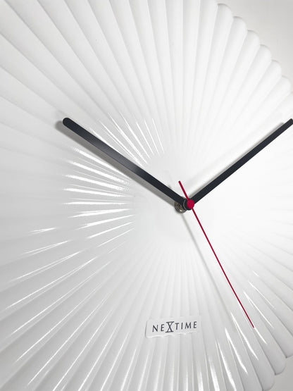 NeXtime Mousse wall clock, 40cm, silent operation, white and green polyresin with a modern design.