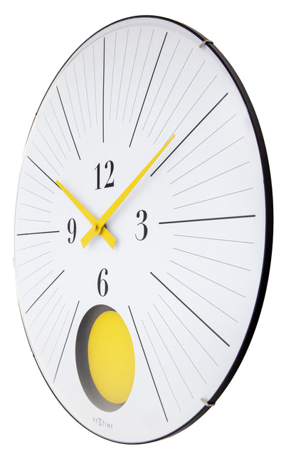 NeXtime wandklok met grote 50cm diameter, domed glas lens en pendulum, stille wandklok 'Duomo 50 Pendulum' aan de rechterkant