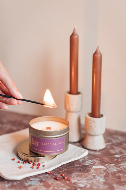 Verzauberte Rosenkerze